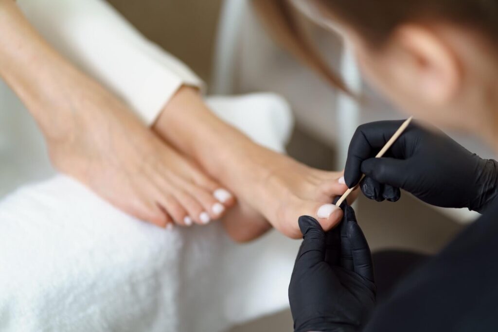 Pedicure curativo con semipermanente, Hello Beauty Roma