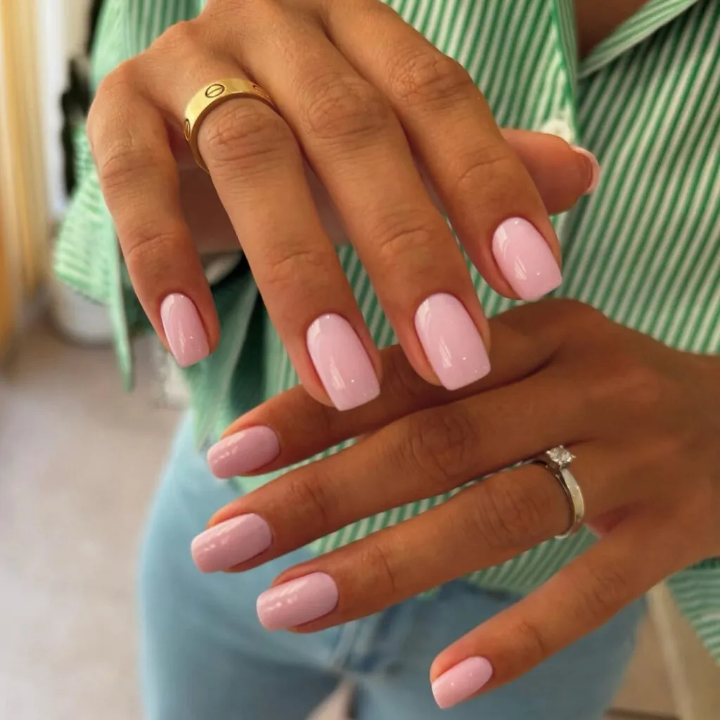 Applicazione Gel su unghie naturali, Hello Beauty Roma